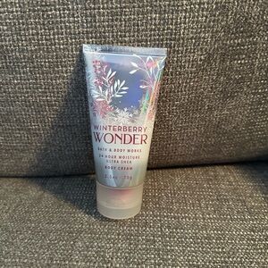 Bath & Body Works Winterberry Wonder Body Cream